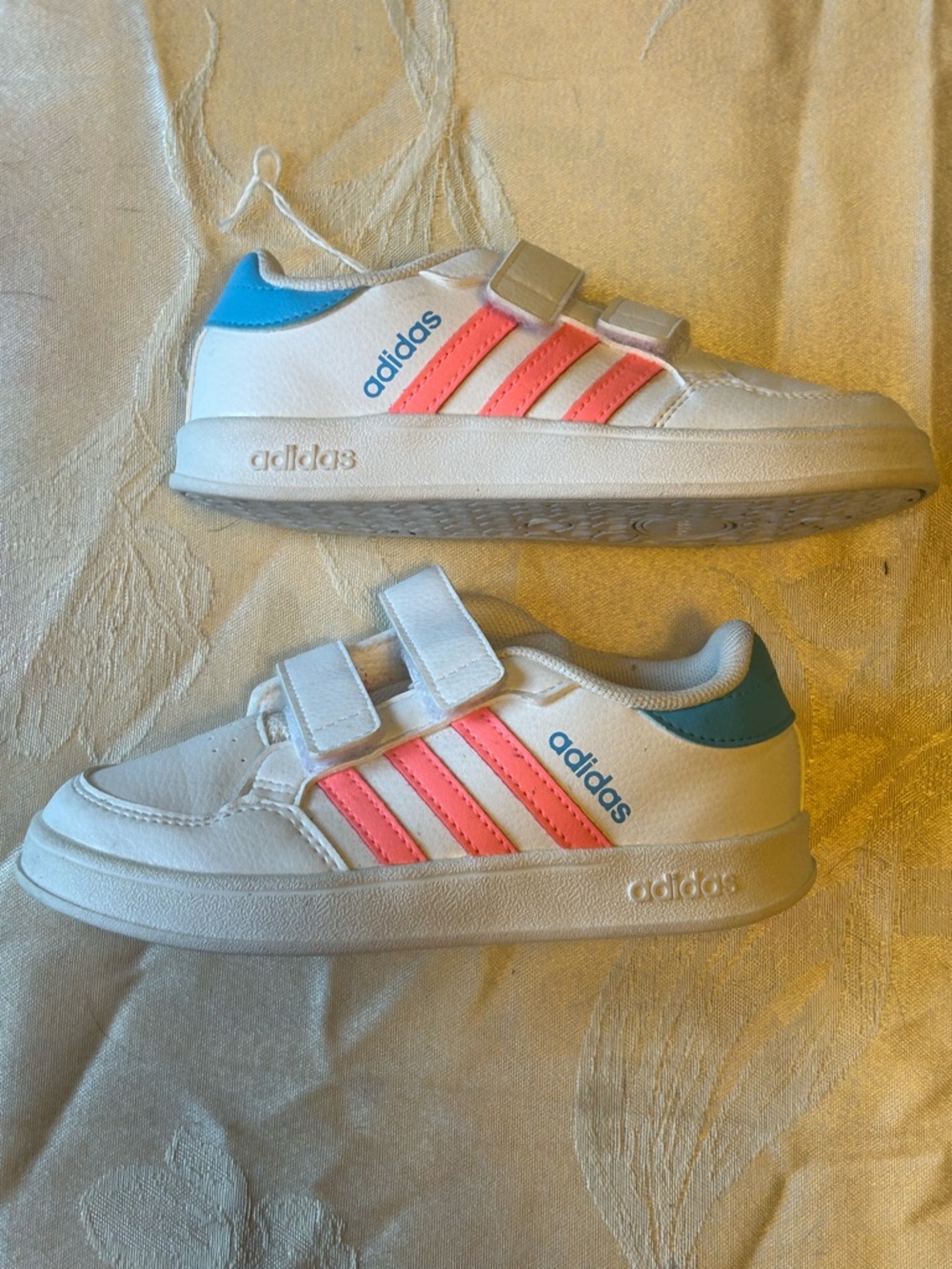 ADIDAS  Kids White Sneakers with coral Stripes and Blue Heel Tab